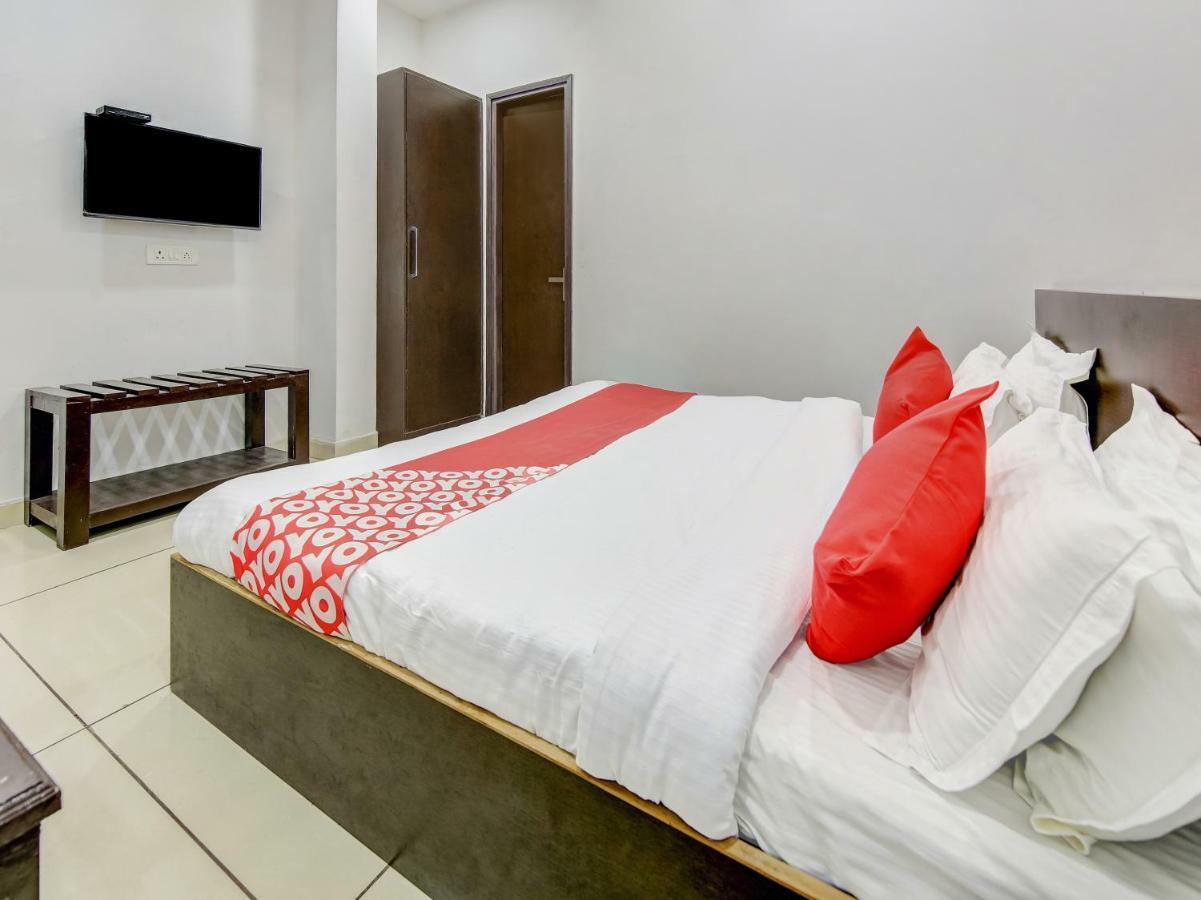 Oyo 27999 Hotel Deep Sirsa Luaran gambar