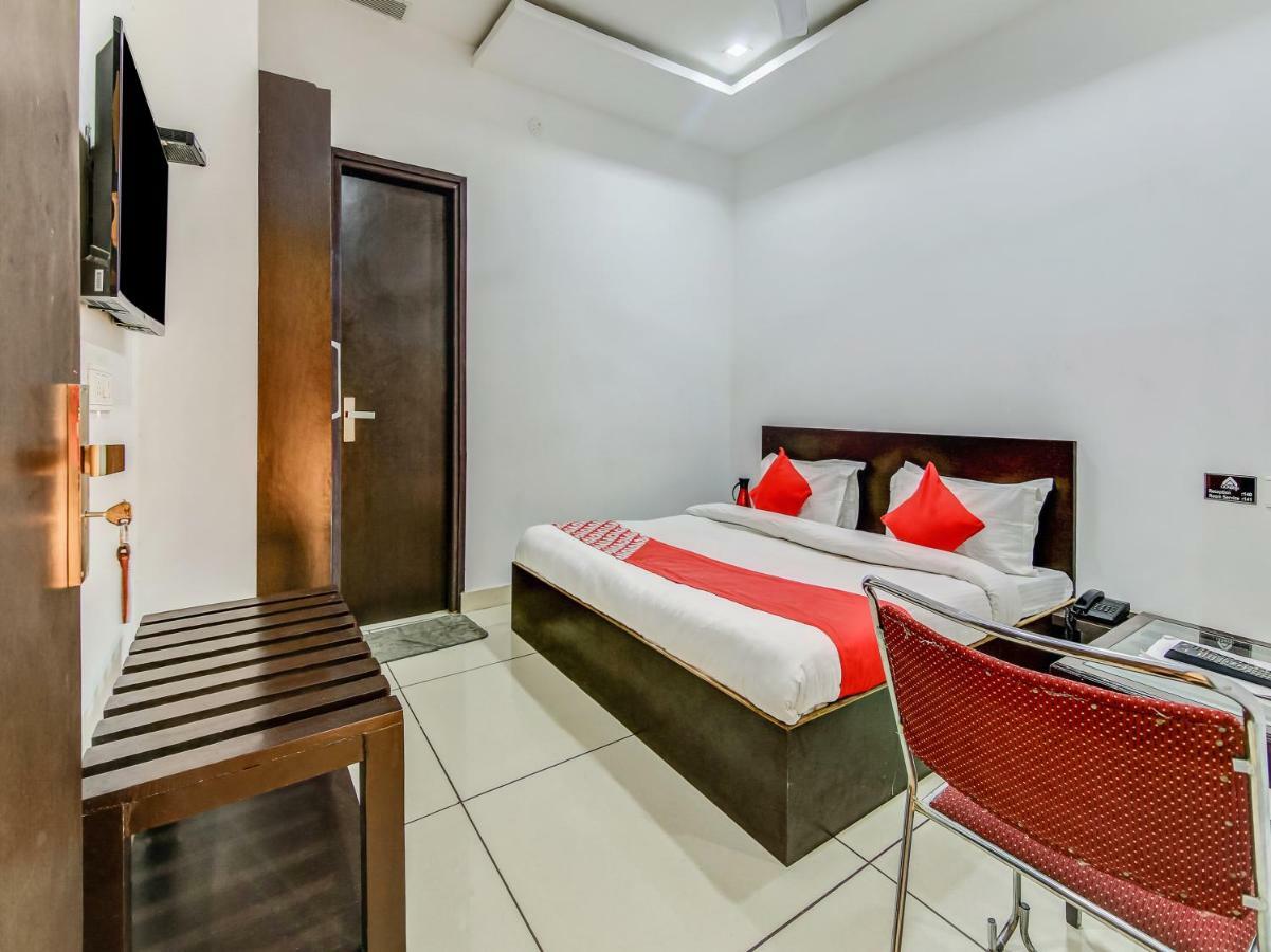 Oyo 27999 Hotel Deep Sirsa Luaran gambar
