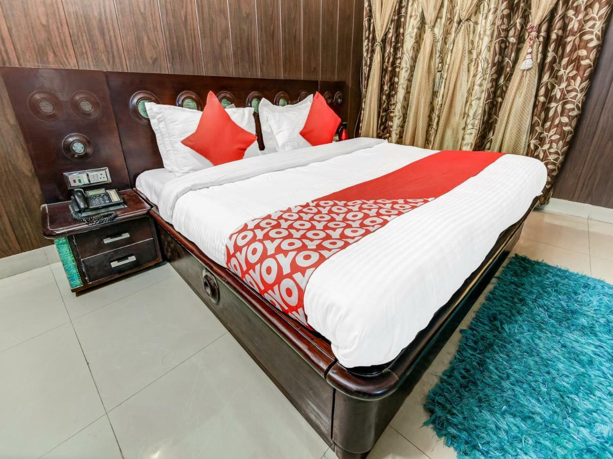 Oyo 27999 Hotel Deep Sirsa Luaran gambar