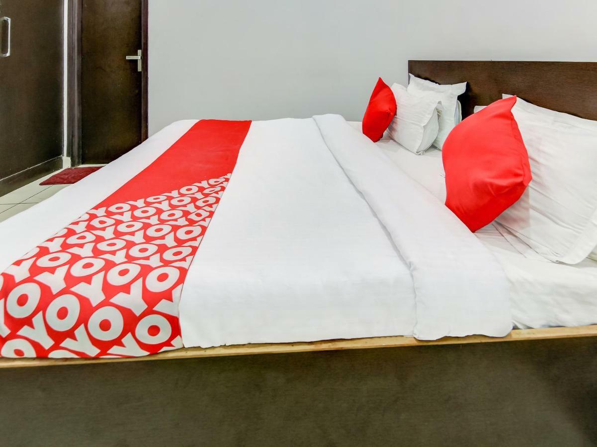 Oyo 27999 Hotel Deep Sirsa Luaran gambar