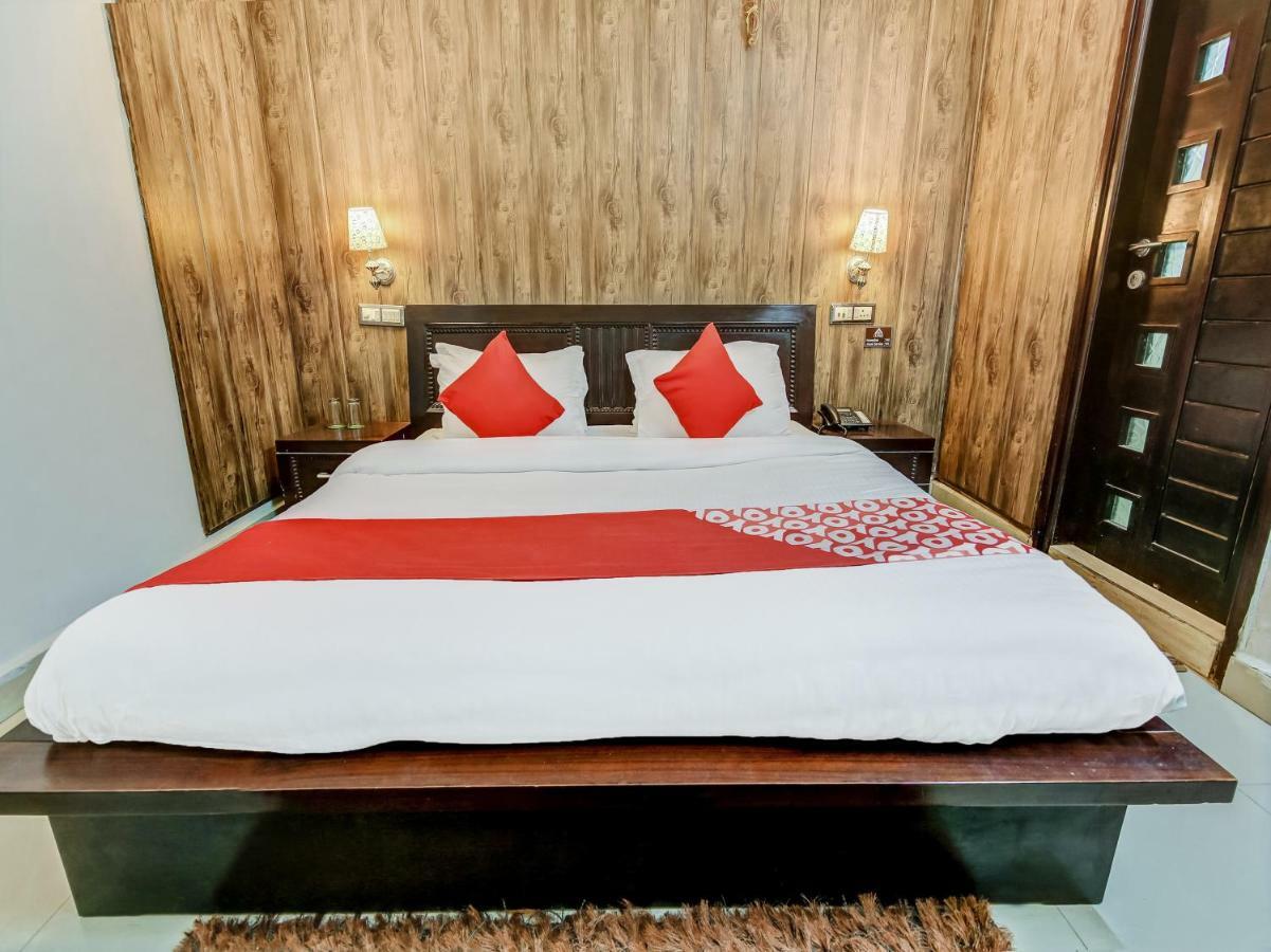 Oyo 27999 Hotel Deep Sirsa Luaran gambar