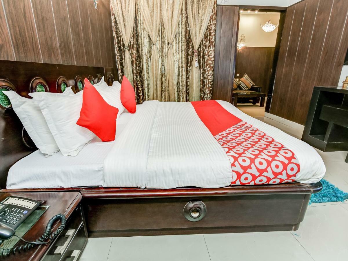 Oyo 27999 Hotel Deep Sirsa Luaran gambar