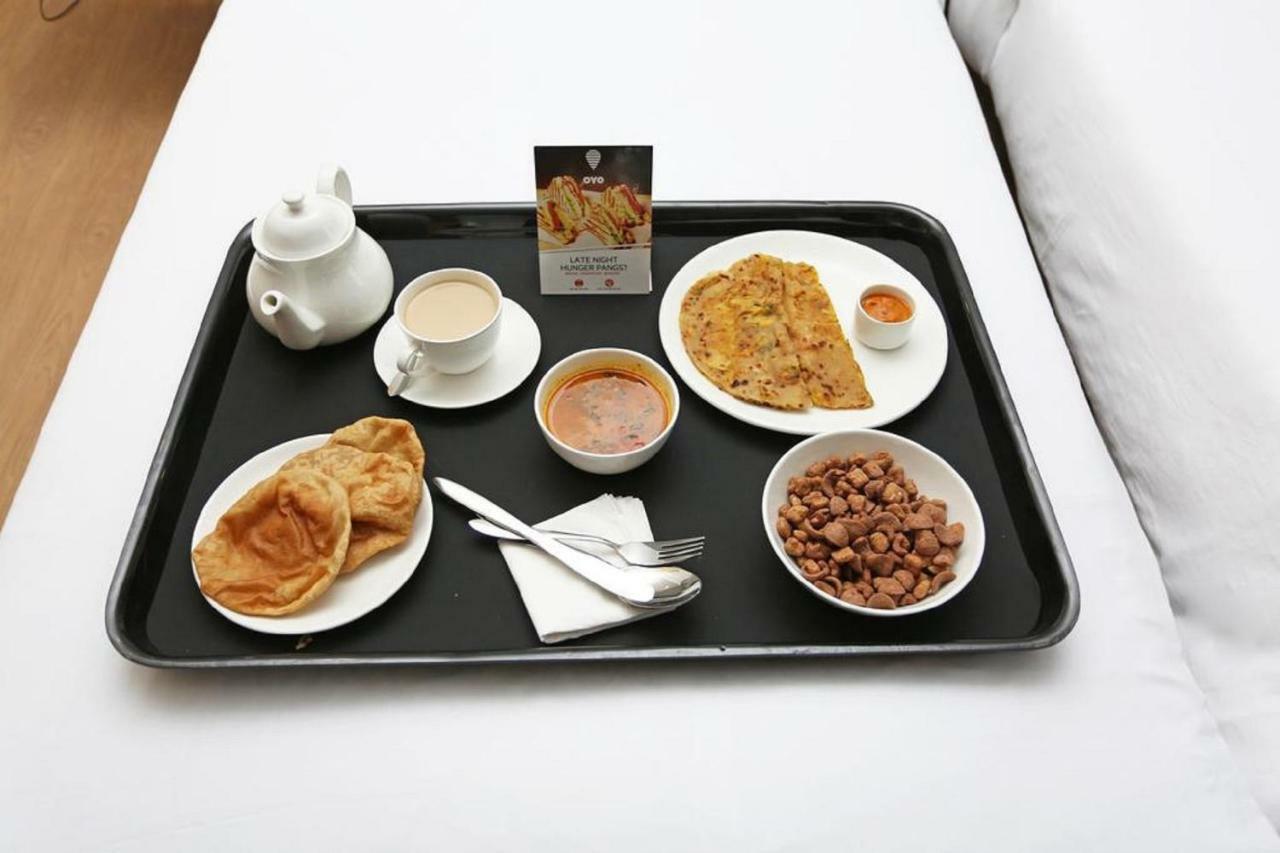 Oyo 27999 Hotel Deep Sirsa Luaran gambar
