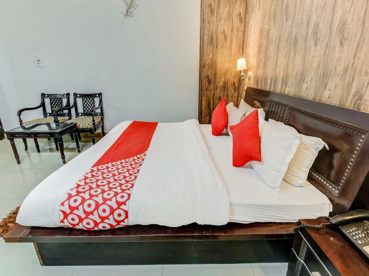 Oyo 27999 Hotel Deep Sirsa Luaran gambar