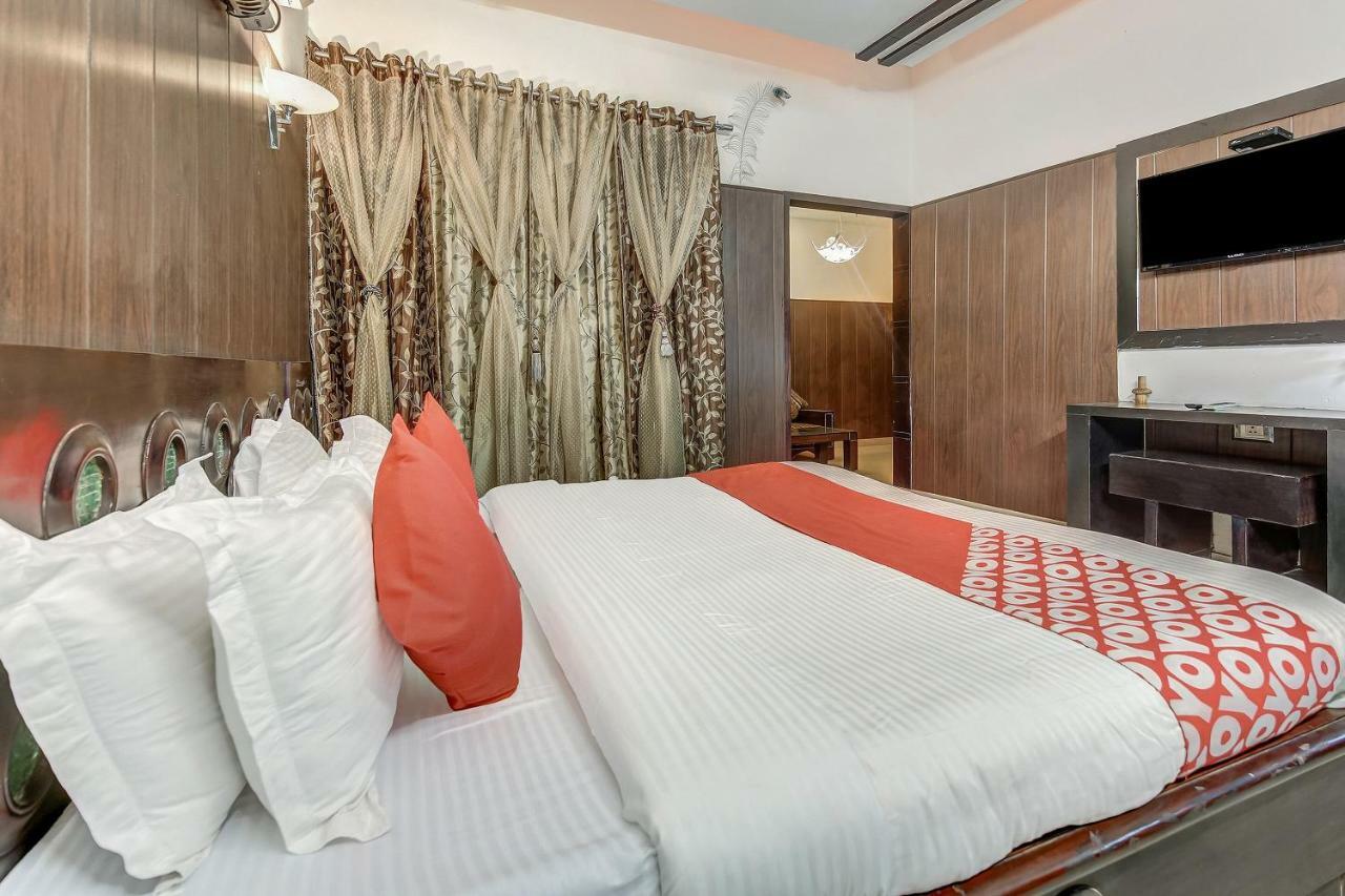 Oyo 27999 Hotel Deep Sirsa Luaran gambar