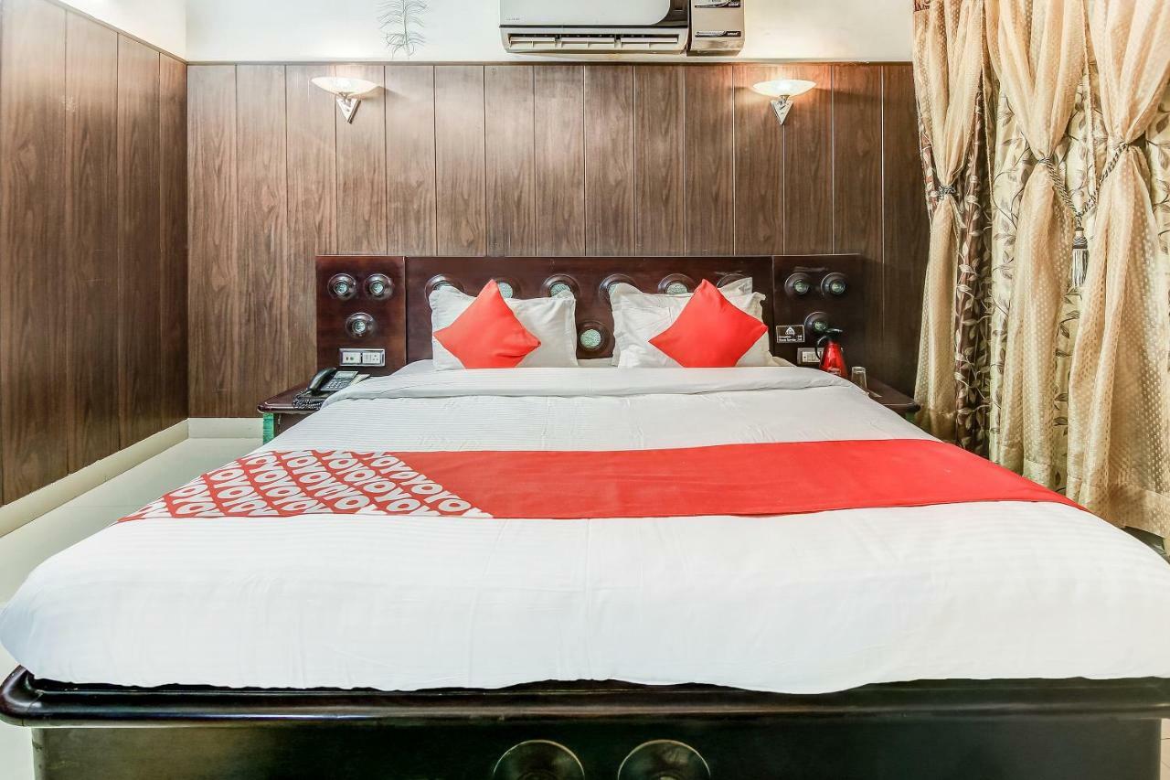 Oyo 27999 Hotel Deep Sirsa Luaran gambar