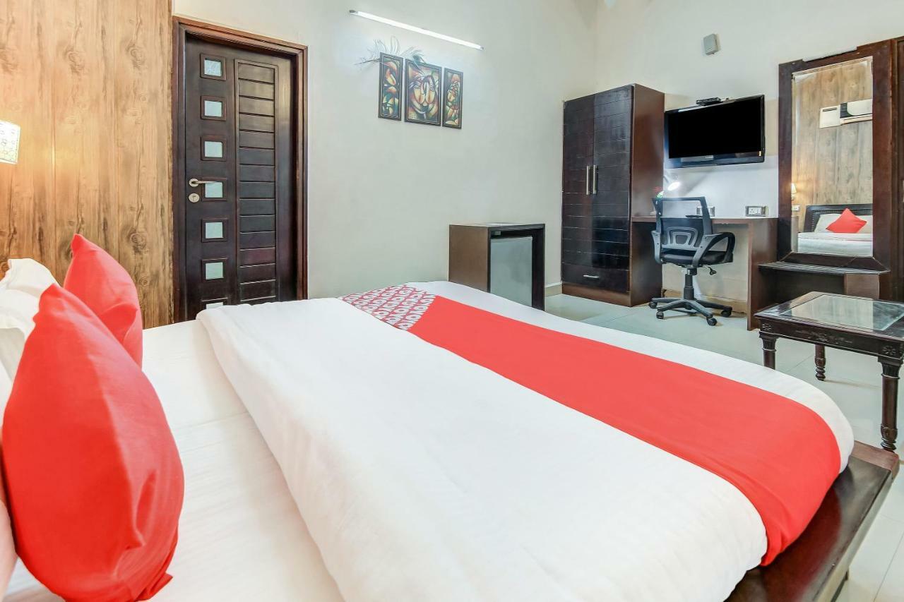 Oyo 27999 Hotel Deep Sirsa Luaran gambar