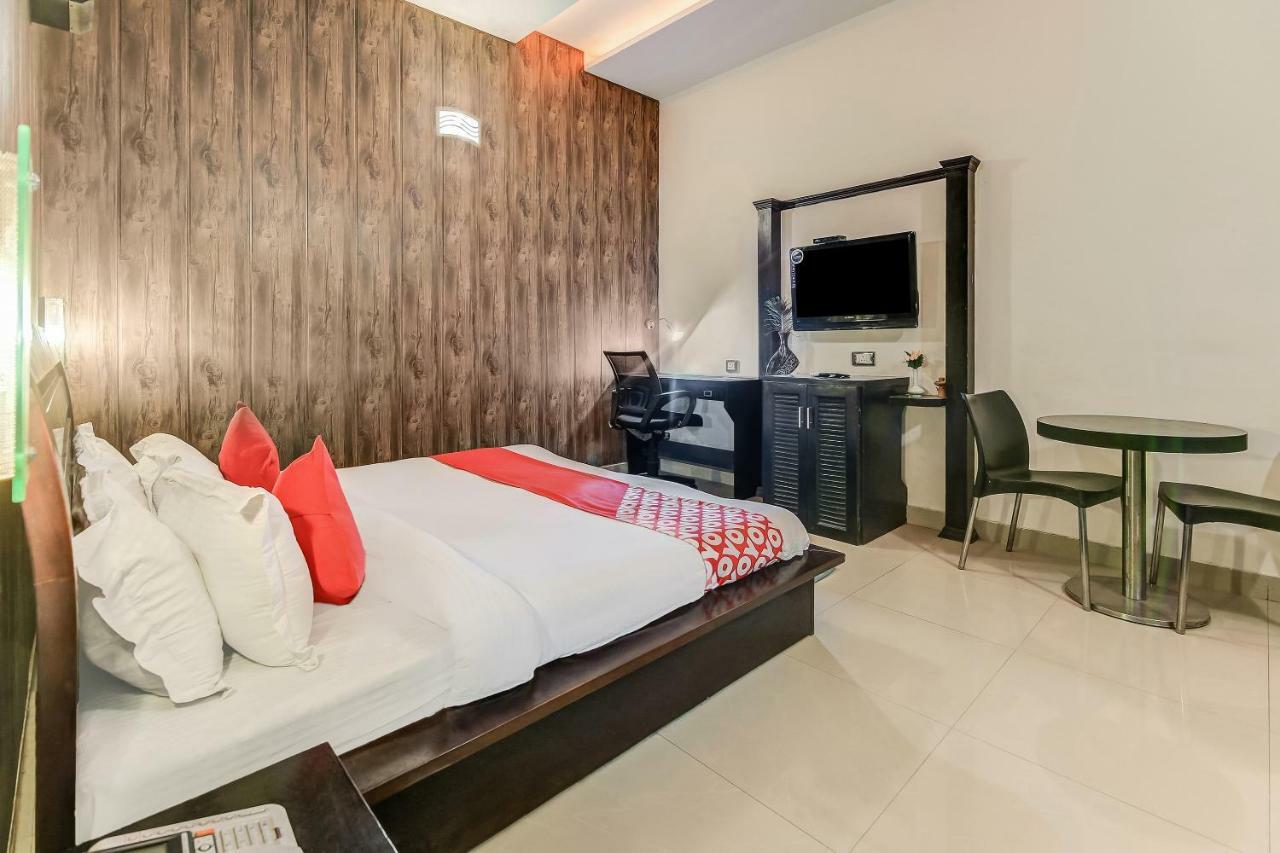 Oyo 27999 Hotel Deep Sirsa Luaran gambar