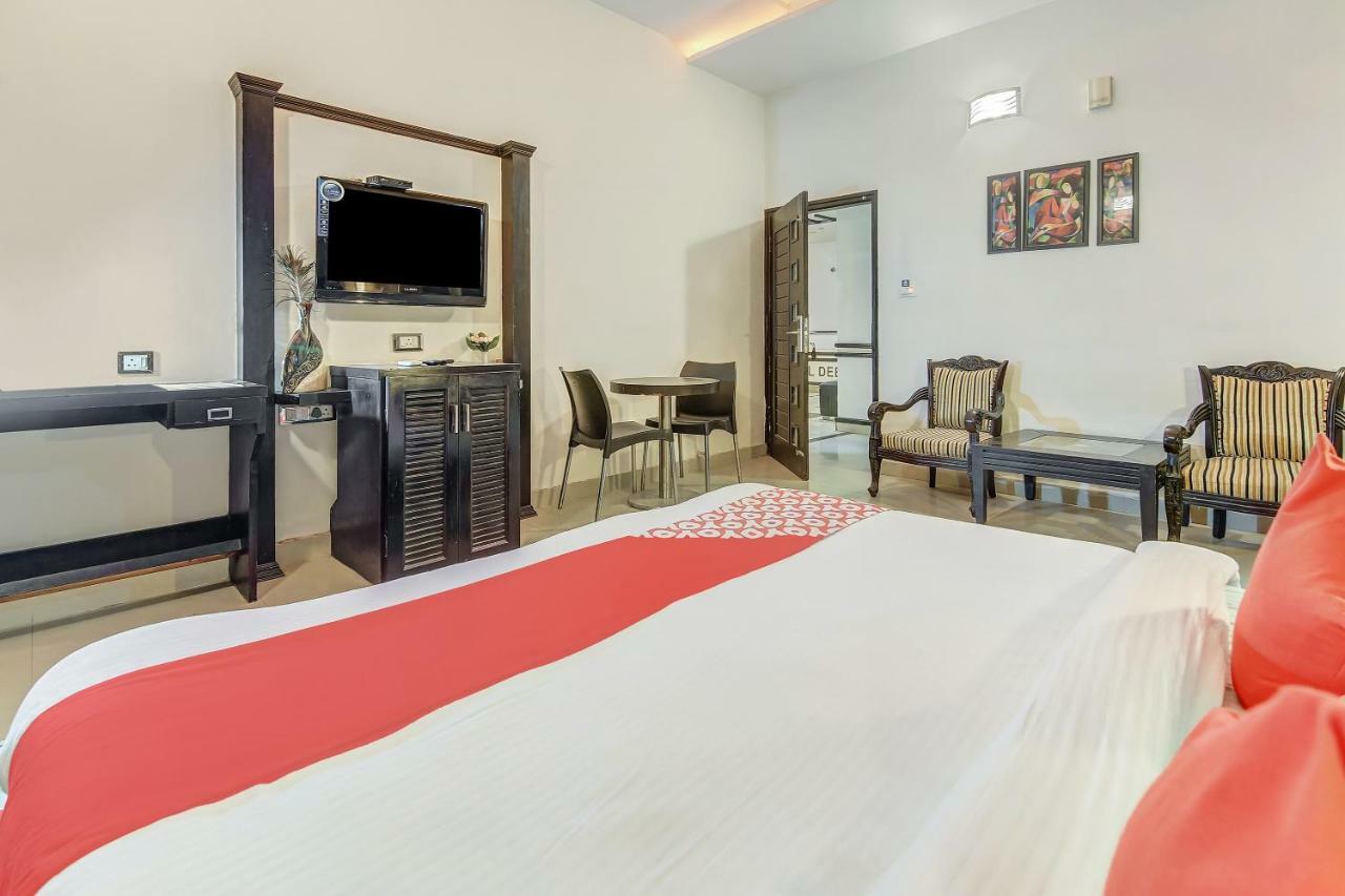 Oyo 27999 Hotel Deep Sirsa Luaran gambar