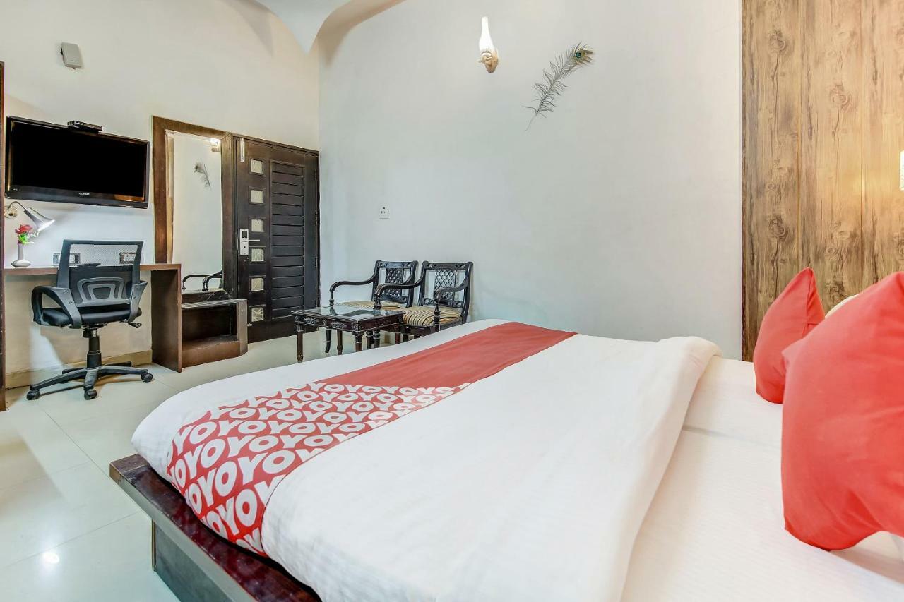 Oyo 27999 Hotel Deep Sirsa Luaran gambar